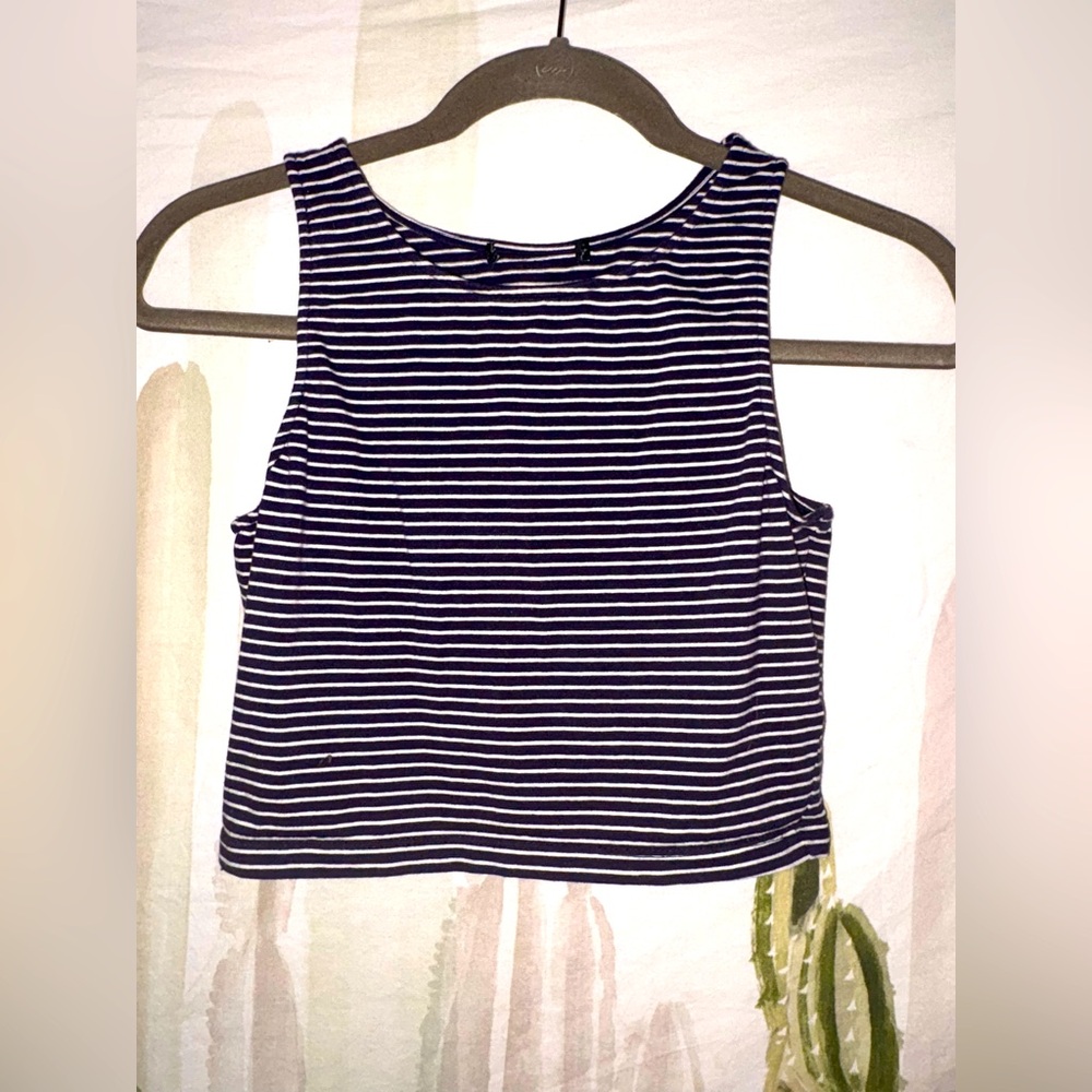 Striped Crop Tank 
🌵